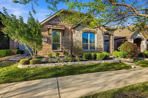 904 10th St, Argyle, TX 76226