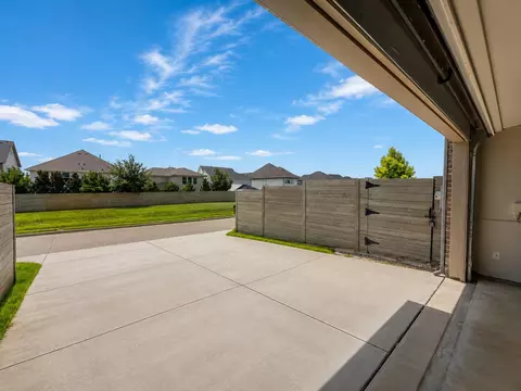 Exterior - 904 10th St, Argyle, TX 76226 photo 3 of 9