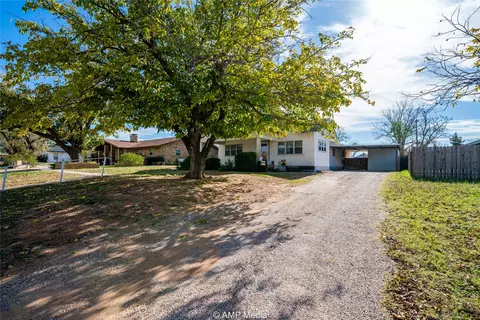 506 E Beauregard St, Rotan, TX 79546