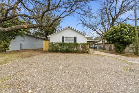 1102 E Washington St, Stephenville, TX 76401