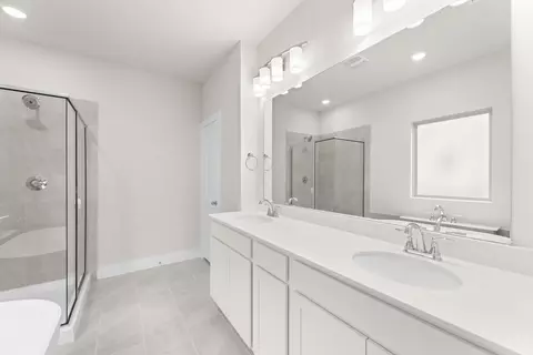 Bath - 1324 Comal Dr, Forney, TX 75126 photo 1 of 5