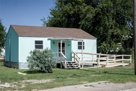 403 S Live Oak St, San Saba, TX 76877