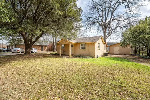 408 E Kolstad St, Palestine, TX 75801