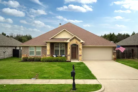151 Birdsong Ln, Terrell, TX 75160