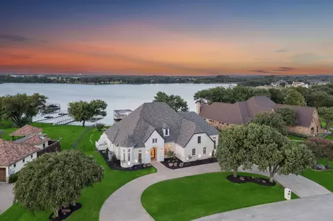 6124 Lake Shore Dr, Fort Worth, TX 76179