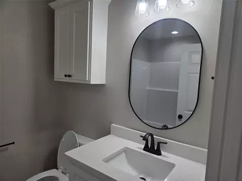 Bath - 274 Waterloo Dr, Abilene, TX 79602 photo 3 of 3