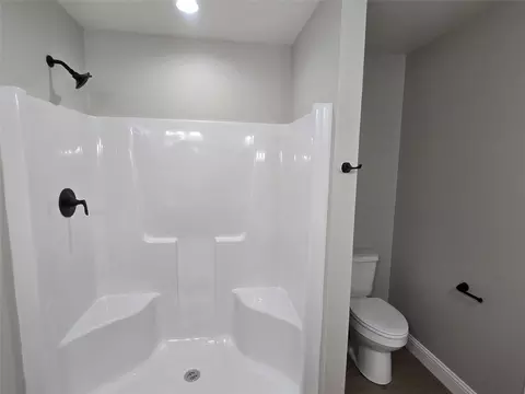Bath - 274 Waterloo Dr, Abilene, TX 79602 photo 1 of 3