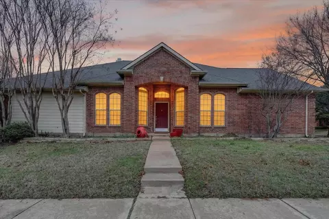 2501 Blossom Trl, Mansfield, TX 76063