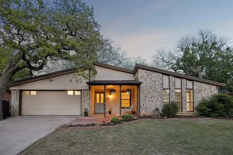 7716 Chasewood Dr, North Richland Hills, TX 76182