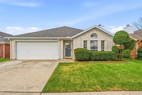 6118 Wall St, Arlington, TX 76018