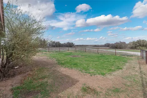 Exterior - 13532 Highway 36, Comanche, TX 76442 photo 5 of 13