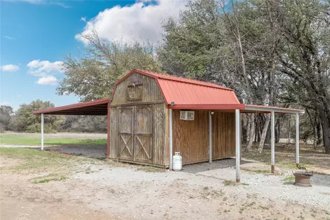 Exterior - 13532 Highway 36, Comanche, TX 76442 photo 12 of 13