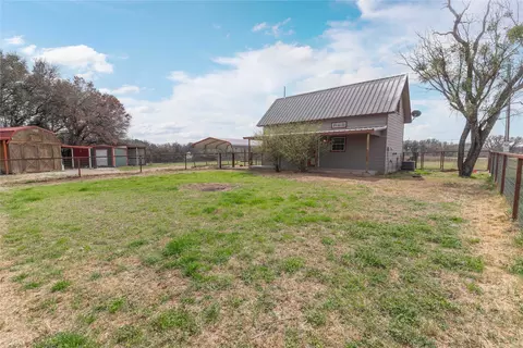 Exterior - 13532 Highway 36, Comanche, TX 76442 photo 7 of 13