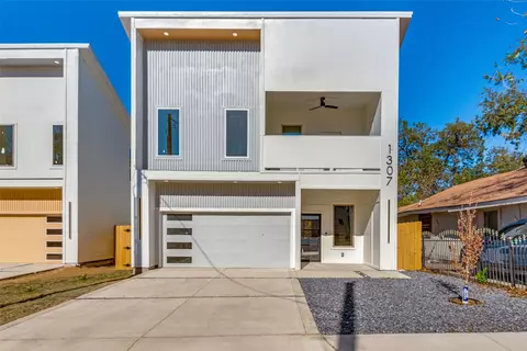 1307 Valley St, Dallas, TX 75203