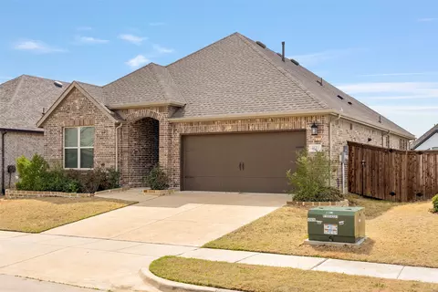 4121 Silver Spur Ct, Aubrey, TX 76227
