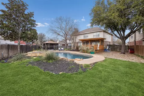 5076 Blanco Dr, Haltom City, TX 76137