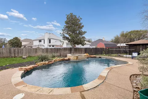 5076 Blanco Dr, Haltom City, TX 76137