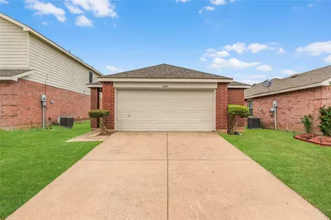 4884 Waterford Dr, Fort Worth, TX 76179