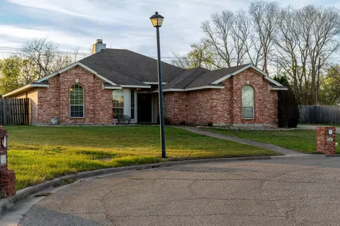 124 Topaz Cir, Hewitt, TX 76643