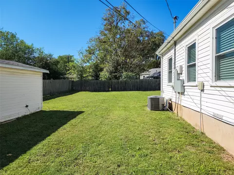 Exterior - 2800 Mckenzie Ave, Waco, TX 76708 photo 4 of 5
