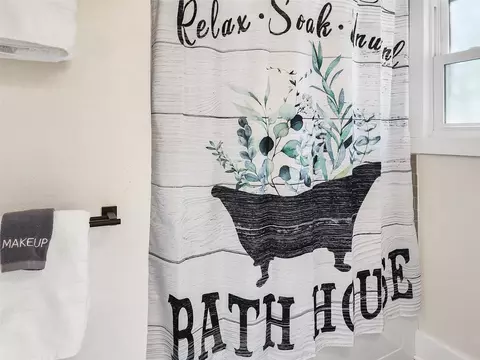 Bath - 2800 Mckenzie Ave, Waco, TX 76708 photo 5 of 5