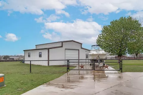 108 High Meadows Ct, Decatur, TX 76234