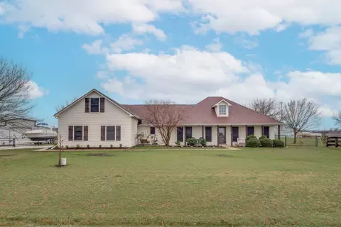 108 High Meadows Ct, Decatur, TX 76234