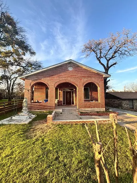 7508 Foster Dr, Lake Worth, TX 76135
