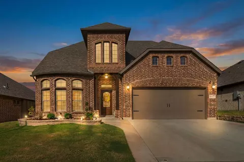 617 Antswood Dr, Fort Worth, TX 76108