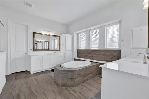 Bath - 2307 Sam St, Mansfield, TX 76063 photo 4 of 5