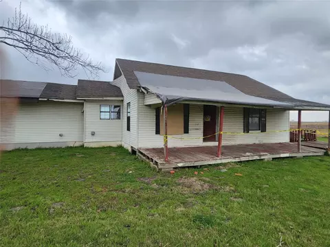 7662 NW County Road 1300, Barry, TX 75102