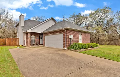 1944 Hobart Ln, Lewisville, TX 75067