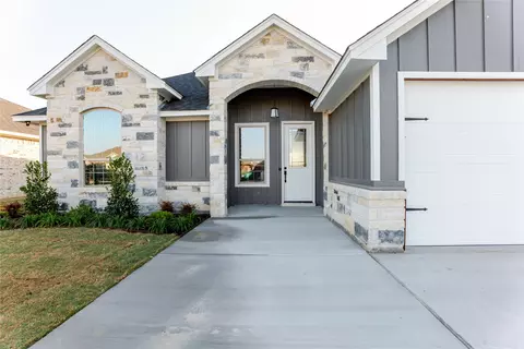 9211 Parkview Cir, Tolar, TX 76476