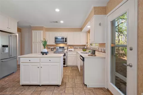 2428 Dove Loop Rd, Grapevine, TX 76051 photo 9