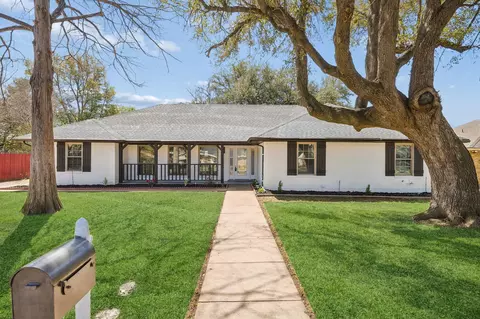 904 Bert Dr, Arlington, TX 76012