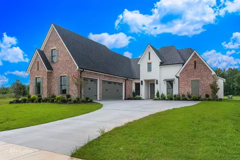 2128 Garrett Farms Row, Shreveport, LA 71106