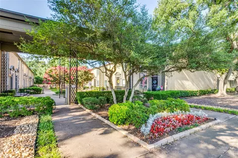 7510 W Northwest Hwy #6, Dallas, TX 75225