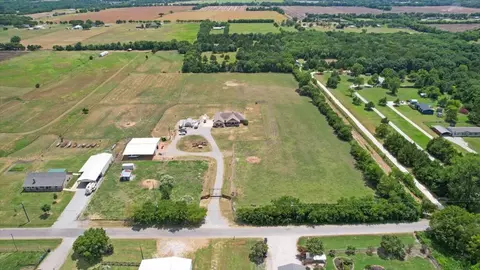 View/Area - 516 Spring Town Rd, Van Alstyne, TX 75495 photo 1 of 3