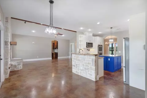 Entry Way - 516 Spring Town Rd, Van Alstyne, TX 75495 photo 1 of 4