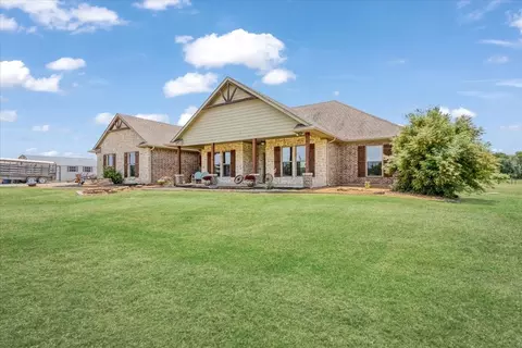 Exterior - 516 Spring Town Rd, Van Alstyne, TX 75495 photo 5 of 9