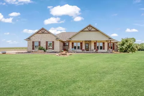 Exterior - 516 Spring Town Rd, Van Alstyne, TX 75495 photo 4 of 9