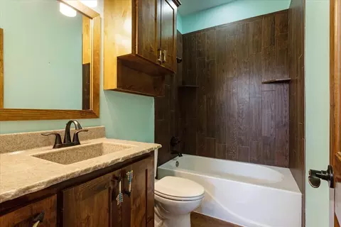 Bath - 516 Spring Town Rd, Van Alstyne, TX 75495 photo 2 of 3