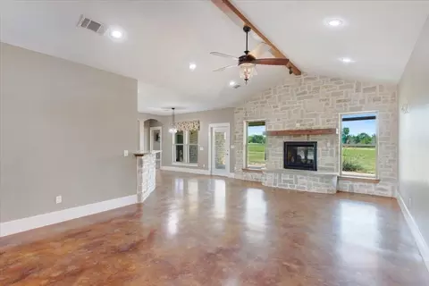 Living - 516 Spring Town Rd, Van Alstyne, TX 75495 photo 2 of 4