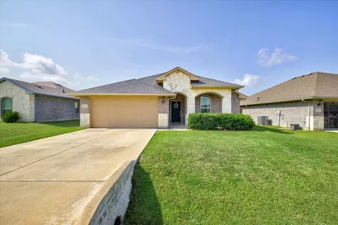 515 Cottage Row, Mabank, TX 75147