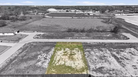 406 Gladiator Dr, Italy, TX 76651