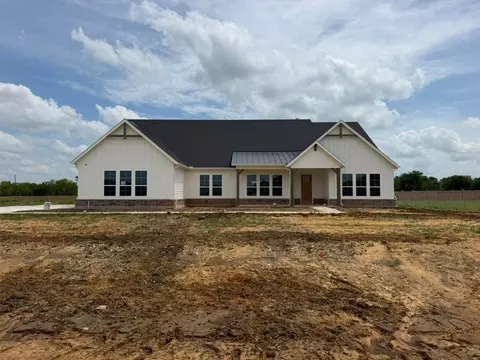 12213 Crystal Dr, Krum, TX 76249
