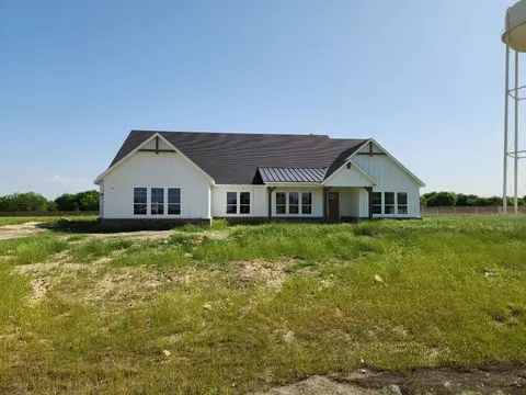 12213 Crystal Dr, Krum, TX 76249