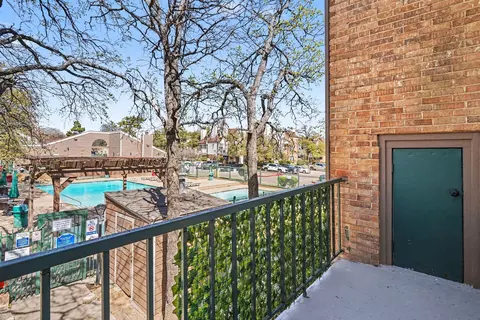 2304 Balsam Dr #E203, Arlington, TX 76006