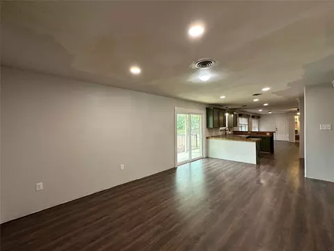 Living - 108 Beard Dr, Itasca, TX 76055 photo 4 of 6