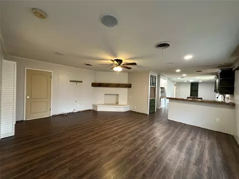 Living - 108 Beard Dr, Itasca, TX 76055 photo 6 of 6
